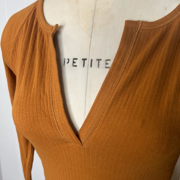 Free People S burnt orange long sleeve tee - Picture 4 of 7